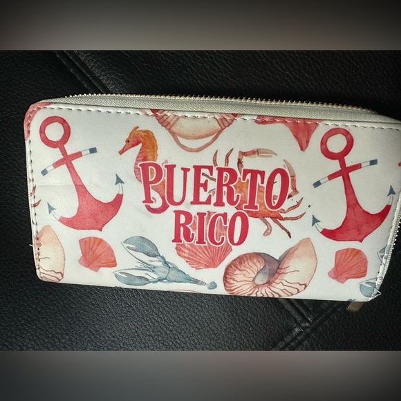 Puerto Rico White and Red Women's Wallet - Picture 2 of 4